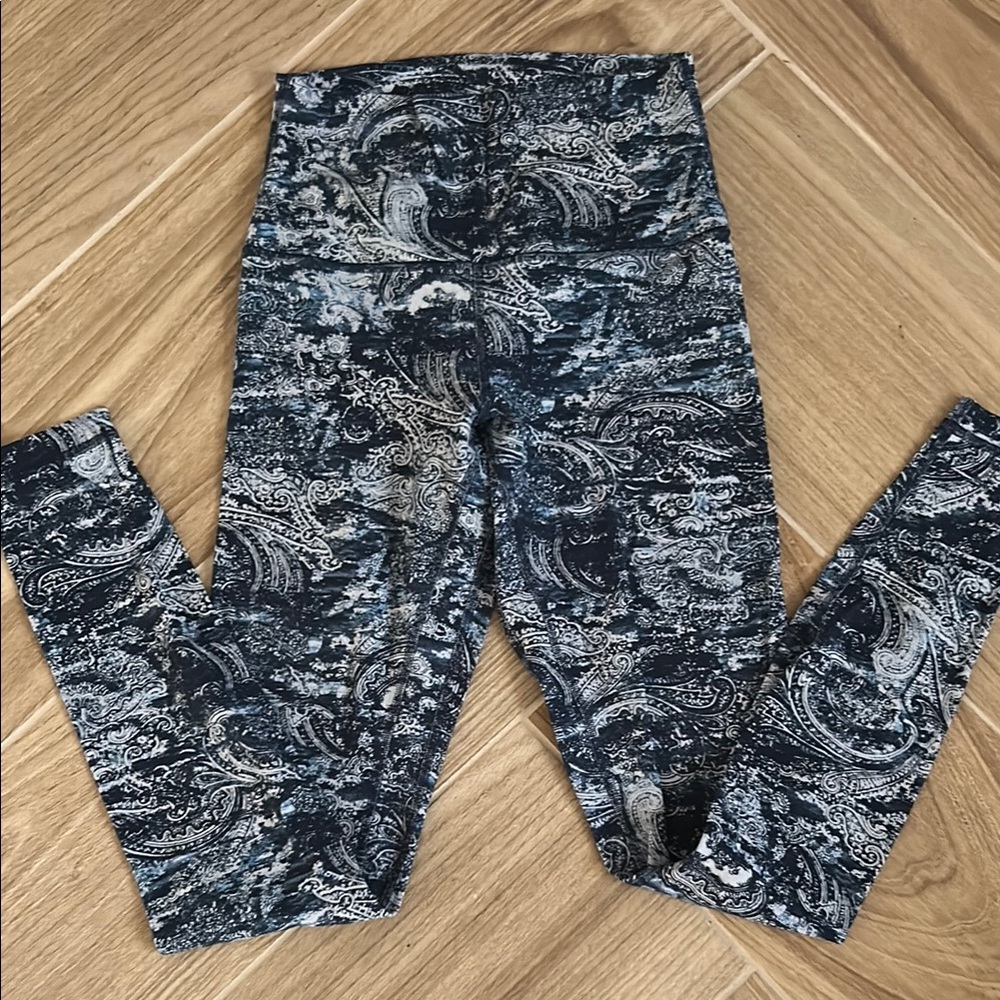 Lululemon High-Rise Align leggings 28”